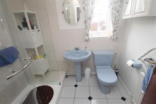 SHOWER ROOM