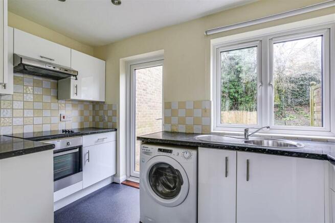 5 Kitchen.jpg