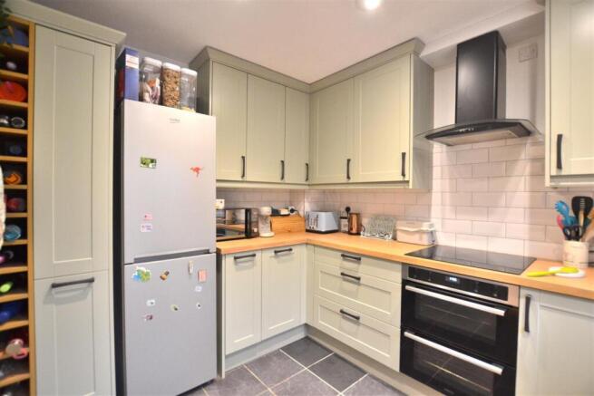 Kitchen 3.JPG