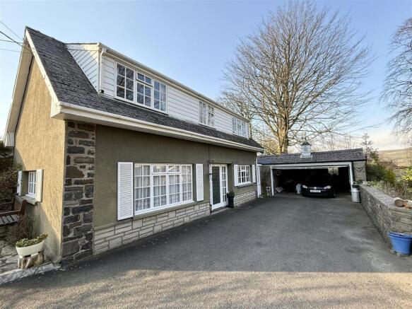 Description - Y Bwthyn