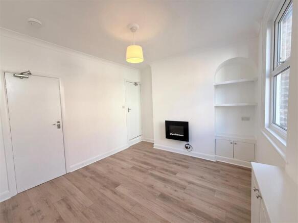 2 bed Terraced for sale Image 8