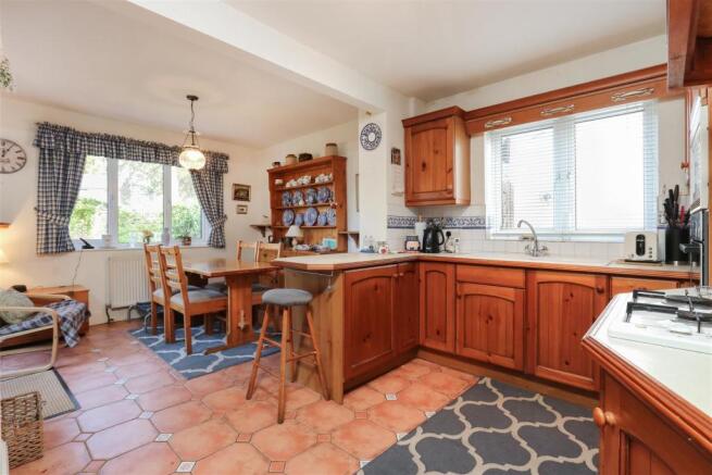 Kitchen Diner.jpg
