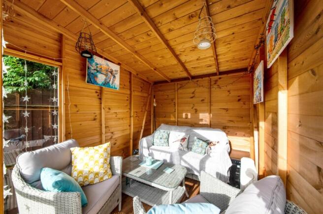 SUMMERHOUSE