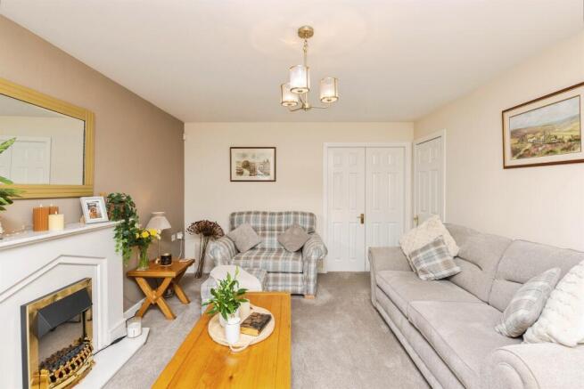 3 bed Semi-Detached for sale Image 7
