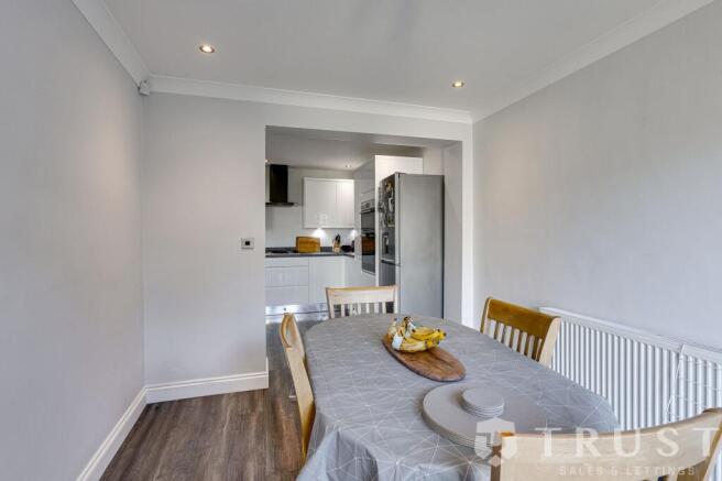 3 bed Semi-Detached for sale Image 7