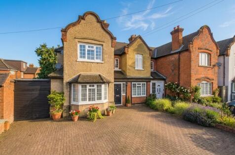 Chertsey Road, Surrey, KT15