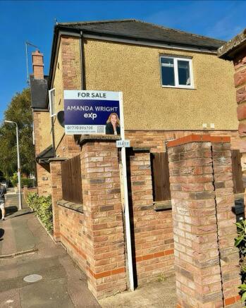 1-bed flat on 7 Pine Mews, Ampthill, Bedfordshire, MK45 2LD, £200,000