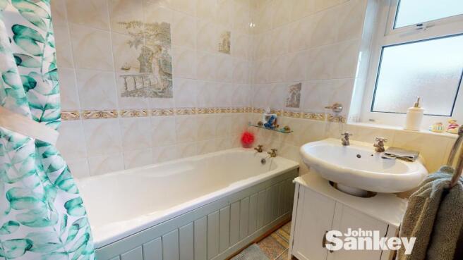 Bathroom 1.jpg