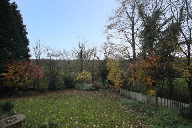 Ivy Cottage - Outside pt1.JPG