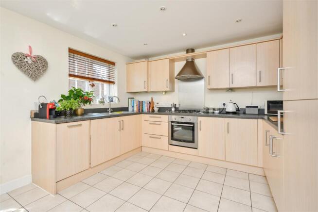 kitchen 1.jpg