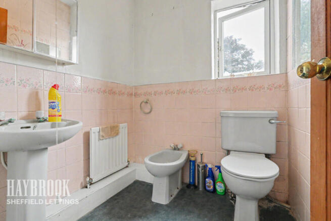 3 bed Apartment to rent Image 10