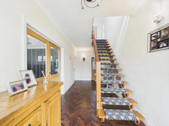 4 bed Detached for sale Image 7