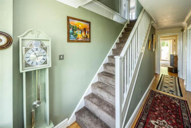 4 bed Detached for sale Image 4