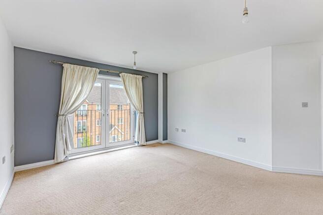 2 bed Flat for sale Image 5