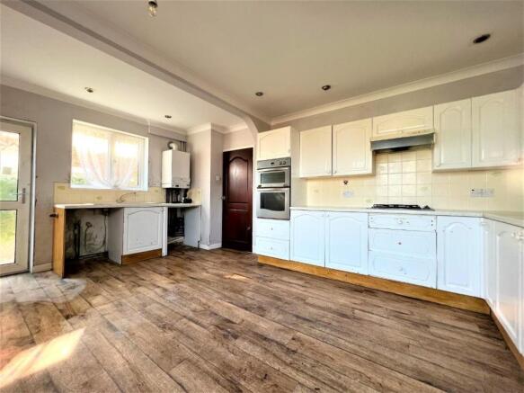 kitchen 1.jpg
