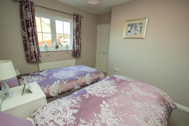 Bedroom 2a.jpg
