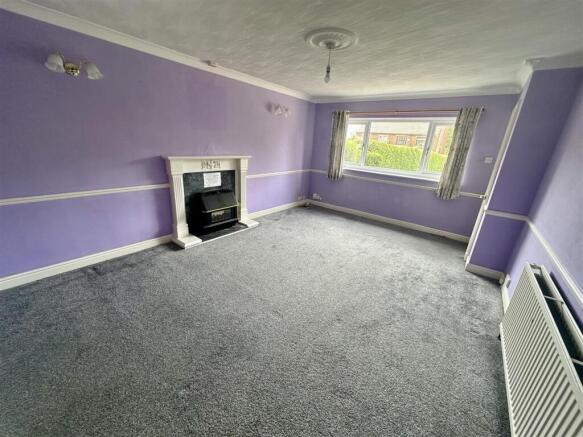4 bed Detached to rent Image 8