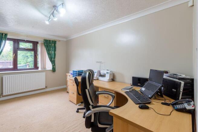 Bedroom 5/Office