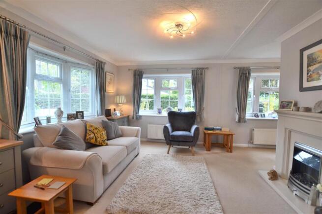 Living Room 1.JPG