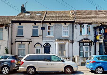 122A Luton Road, Chatham, Kent, ME4 5AD