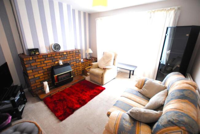 124 st margarets ave lounge.JPG