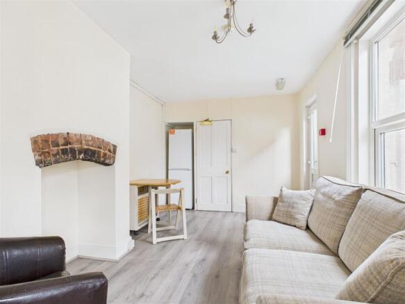 10 St Johns Road - 03.jpg