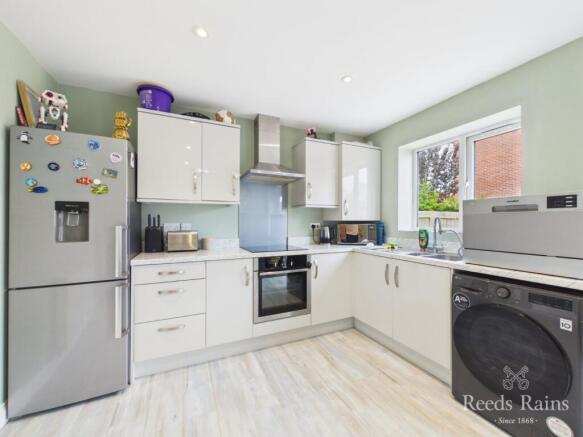 3 bed Semi-Detached for sale Image 9