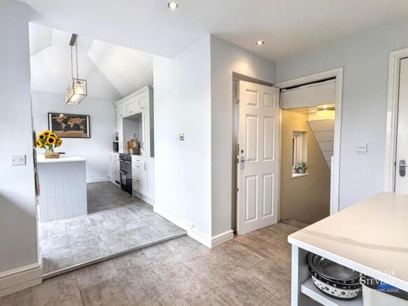 4 bed Semi-Detached for sale Image 11