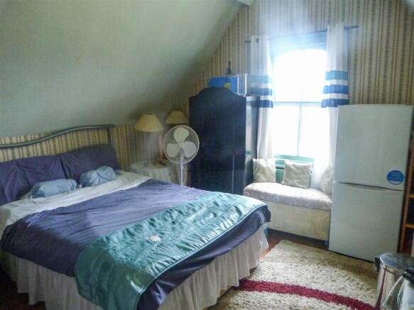 7 bed Detached for sale Image 11