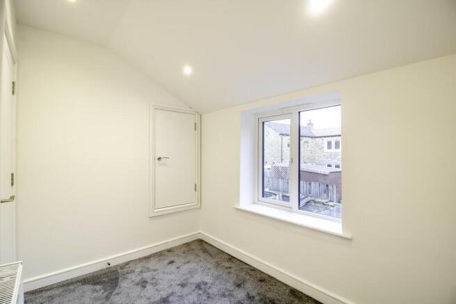 2 bed Town House to rent Image 7
