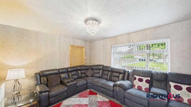 3 bed Semi-Detached for sale Image 6