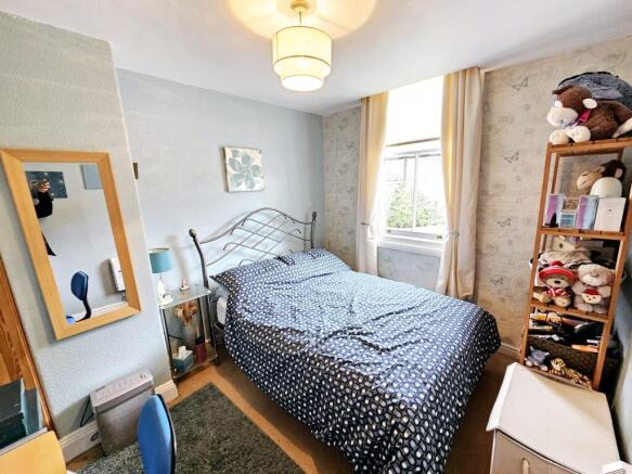 2 bed Flat for sale Image 6