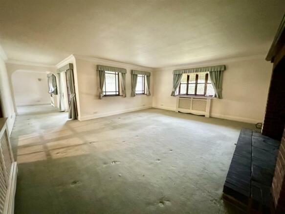 lounge with open aspect to dining room.JPEG