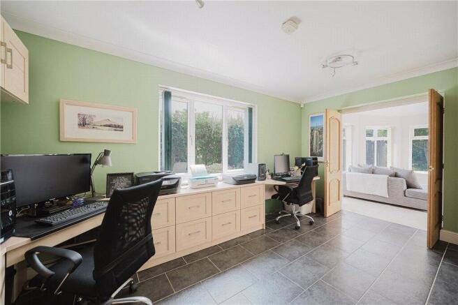 4 bed Detached for sale Image 8