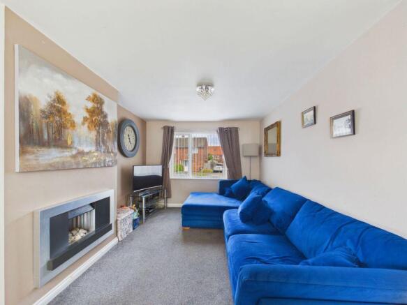 3 bed Semi-Detached for sale Image 2