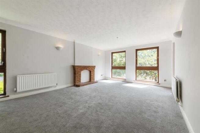 27 Alderwood Place, Princes Way, Solihull, West Mi
