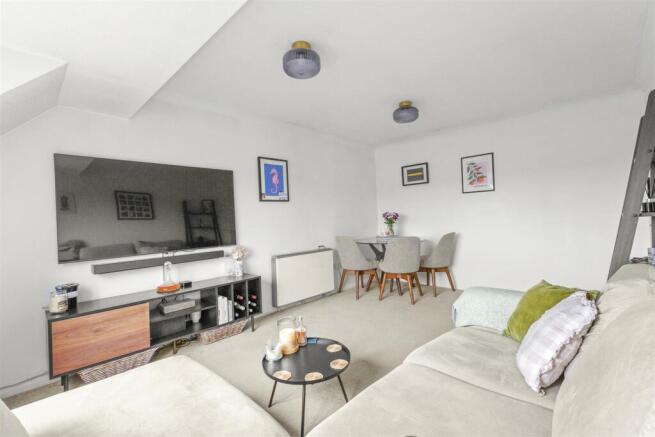 36 Windrush Court, HP13 7UL-5.jpg