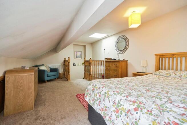 3 bed Terraced for sale Image 10