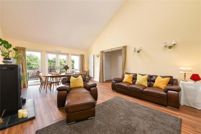 Sitting Rm/Dining Rm