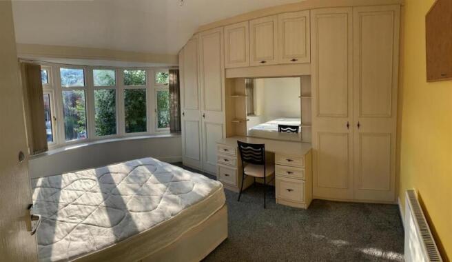 Bright double bedroom with built-in wardrobes, ...