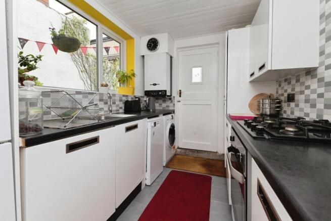 3 bed Terraced for sale Image 7