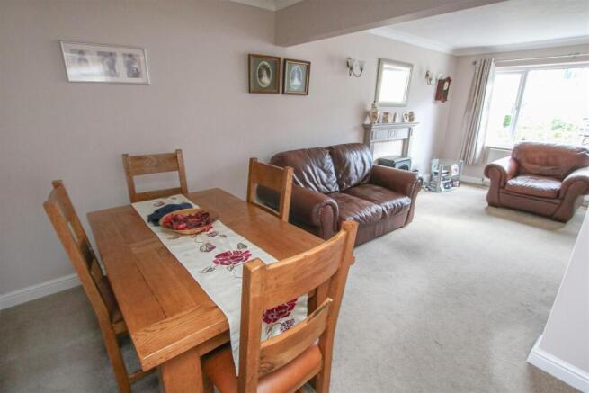 3 bed Semi-Detached for sale Image 7