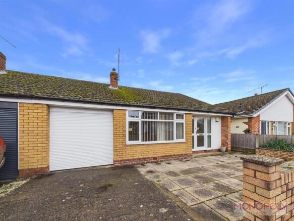 2-bed semi-detached on Elwyn Drive, Marchwiel, LL13, £190,000