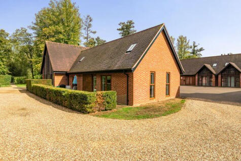 Lambourn Road, Speen, Newbury, RG20