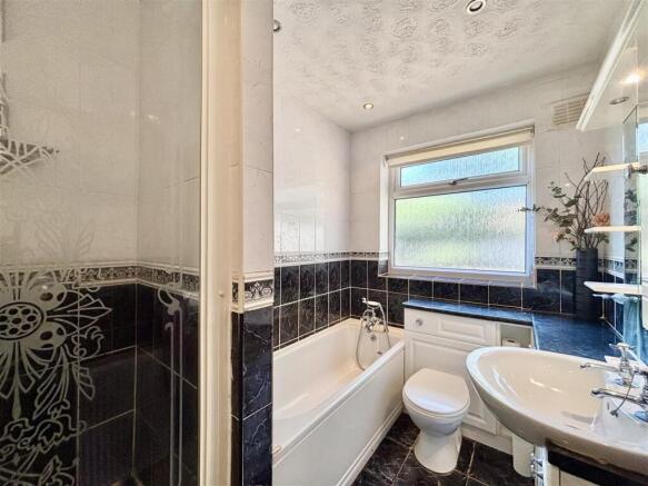 2 bed Detached Bungalow for sale Image 11