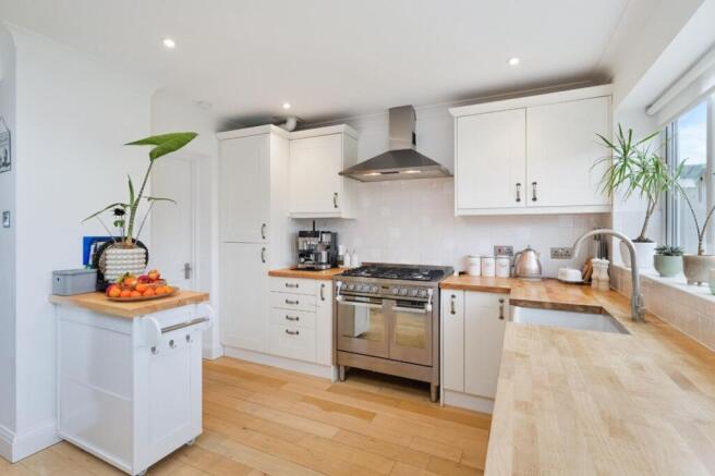 Marlow Drive, Cheam, SM3 photo 2