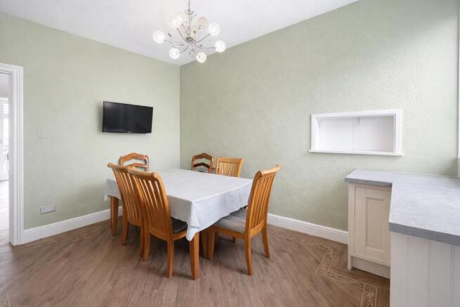 5 bed Terraced for sale Image 9