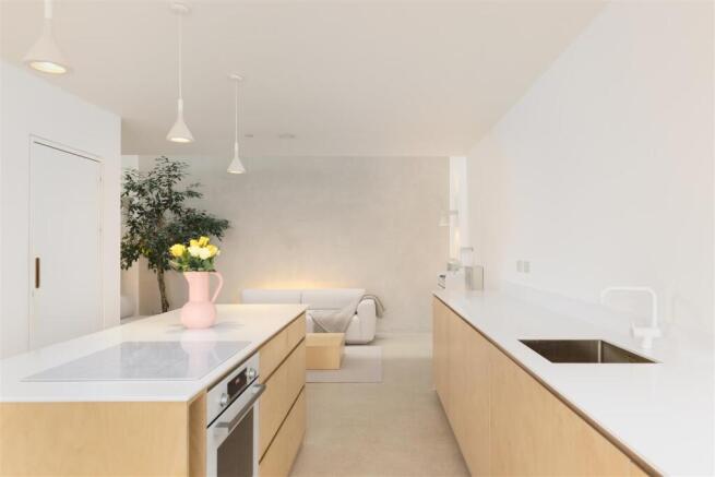 3 bed Town House for sale Image 8