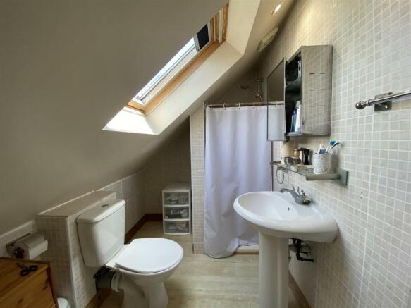 BATHROOM 4.jpeg