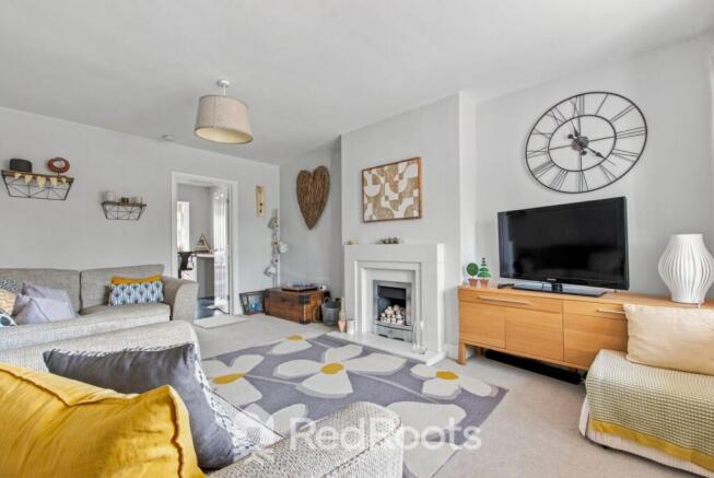 4 bed Semi-Detached for sale Image 2